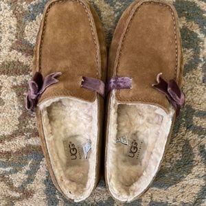 UGG SLIPPERS-LOAFERS